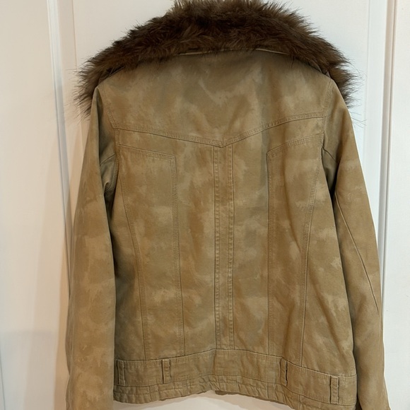 BKE Jacket Tan w camo like design Sz large NWOT removable fur collar - Picture 2 of 8